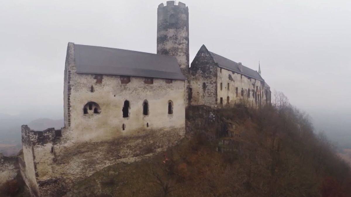 VÝLETY Z KARANTÉNY: Výlet na hrad Bezděz s dechberoucími výhledy z věží